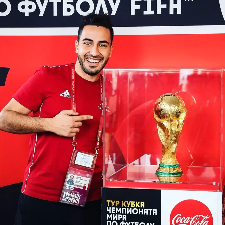 Хуссам Таха опытный волонтер, ранее он помогал на двух континентальных чемпионатах и Региональных играх Специальной олимпиады в Абу-Даби Хуссам Таха опытный волонтер, ранее он помогал на двух континентальных чемпионатах и Региональных играх Специальной олимпиады в Абу-Даби