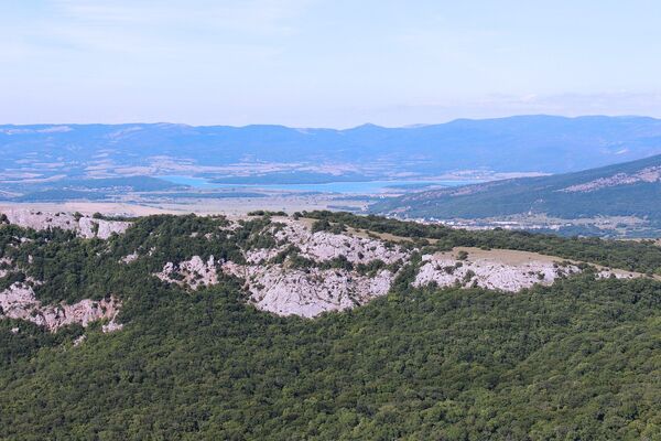 куда поехать в крыму на шашлыки. . куда поехать в крыму на шашлыки фото. куда поехать в крыму на шашлыки-. картинка куда поехать в крыму на шашлыки. картинка . МОСКВА, 19 мая — РИА Новости, Ирина Овчинникова. Шашлык, сосиски и овощи на костре, соль в спичечном коробке, а еще вид на лес, озеро или реку. Традиционное развлечение теплых дней, пикники — это не столько еда, сколько возможность побыть на природе. Где лучше всего устраивать привал в Крыму — в материале РИА Новости.