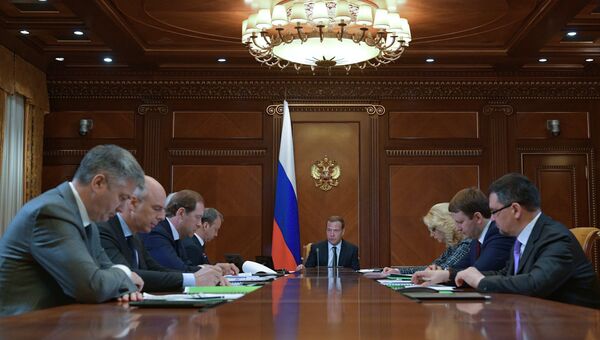 Председатель правительства РФ Дмитрий Медведев проводит совещание по экономическим вопросам. 11 мая 2018