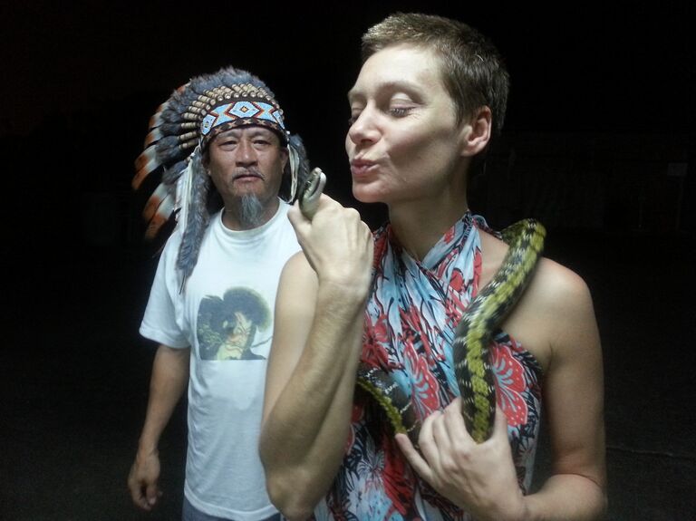 Жена Ильина Валентина и иглотерапевт Куку Жена Ильина Валентина и иглотерапевт Куку