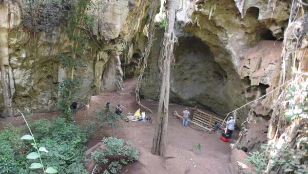 Археологические раскопки в пещере Панга-йа-Саиди, Кения