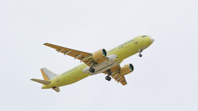 Самолет МС-21-300 во время испытательного полета