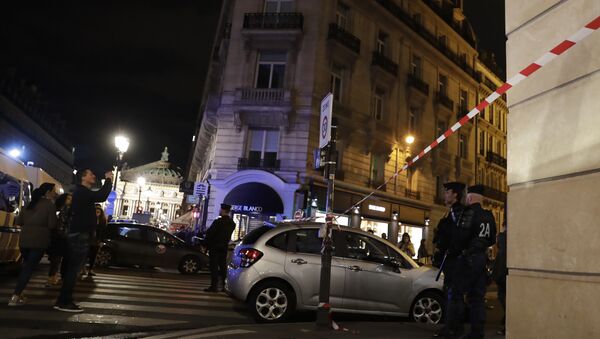 Нападение на прохожих в центре Парижа, Франция