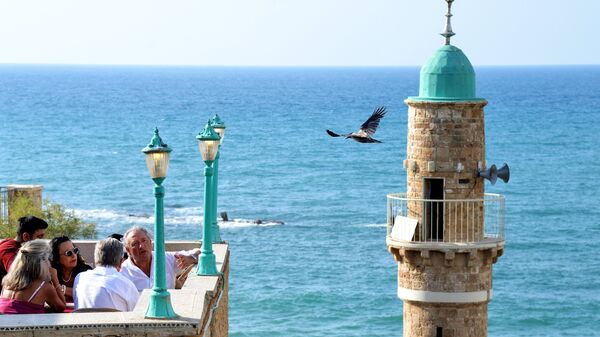 Вид на Средиземное море и старый минарет с высоты Старого Яффо. Архивное фото