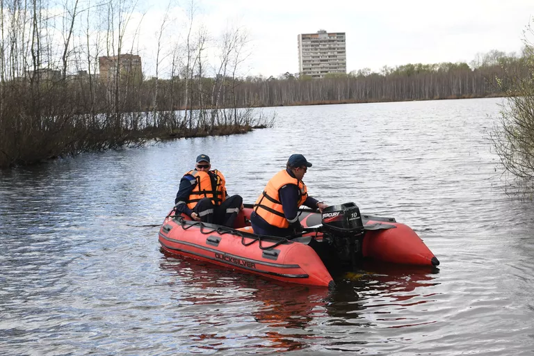 Cпасатели на воде Cпасатели на воде