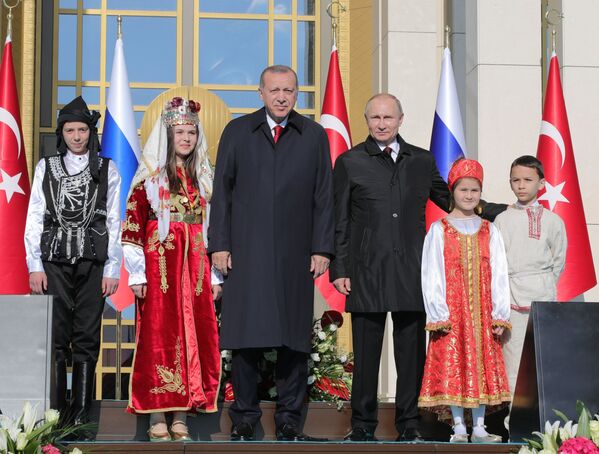 Президент РФ Владимир Путин и президент Турецкой Республики Реджеп Тайип Эрдоган на церемонии запуска строительства первого энергоблока атомной электростанции (АЭС) Аккую