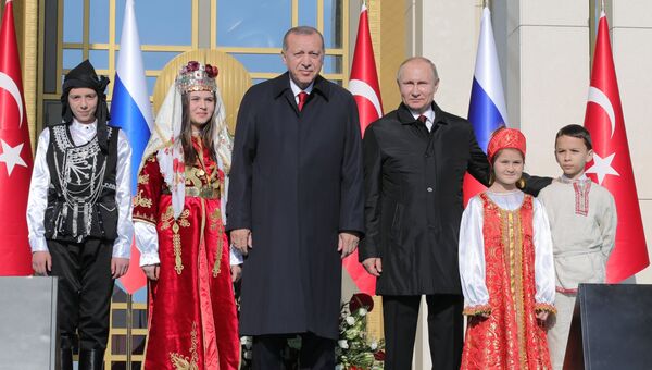 Президент РФ Владимир Путин и президент Турецкой Республики Реджеп Тайип Эрдоган на церемонии запуска строительства первого энергоблока атомной электростанции (АЭС) Аккую