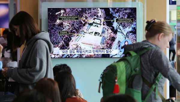 Трансляция новостей о северокорейском ядерном полигоне Пхунгери в Сеуле. архивное фото