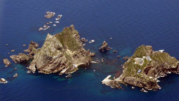 Спорные острова Токто (Такэсима в японском варианте), управляемые Южной Кореей. Архивное фото
