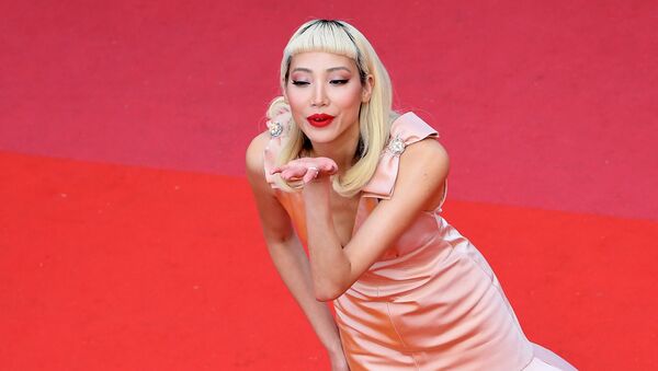 Южнокорейская модель Су Джу Парк на красной дорожке церемонии открытия 71-го Каннского международного кинофестиваля