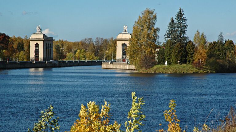 Шлюз в городе Дубна