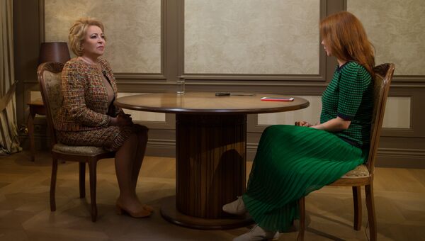 Председатель Совета Федерации РФ Валентина Матвиенко во время интервью