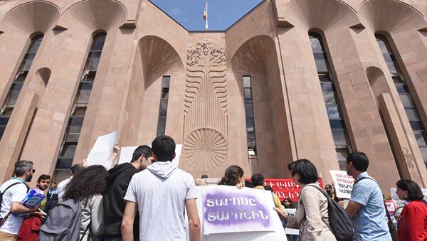 Митинг у здания мэрии Еревана. Архивное фото