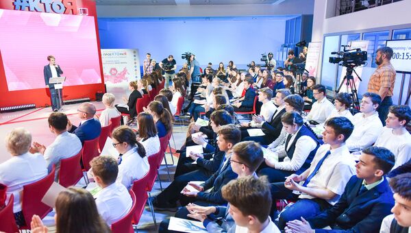 В Москве прошел открытый урок для школьников о волонтерах и добрых делах