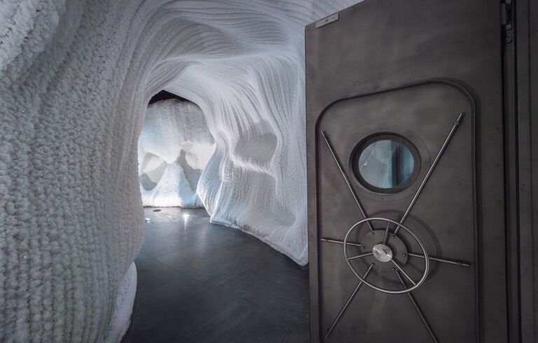 Ледяная пещера в парке Зарядье Ледяная пещера в парке Зарядье