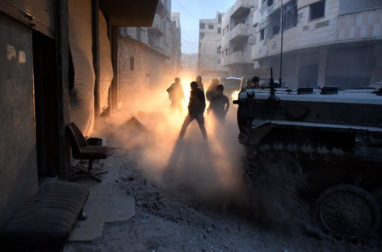 Сирийские военнослужащие в южном пригороде Дамаска