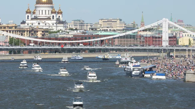 Вид на Храм Христа Спасителя в Москве 