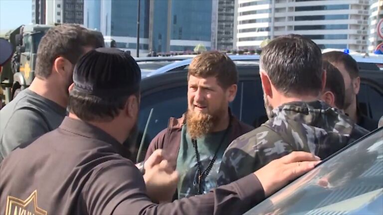 Подростки обманутые - Кадыров о совершивших нападение на церковь в Чечне Подростки обманутые - Кадыров о совершивших нападение на церковь в Чечне
