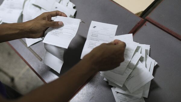 Подсчет голосов на избирательном участке во время президентских выборов в Каракасе, Венесуэла. 20 мая 2018