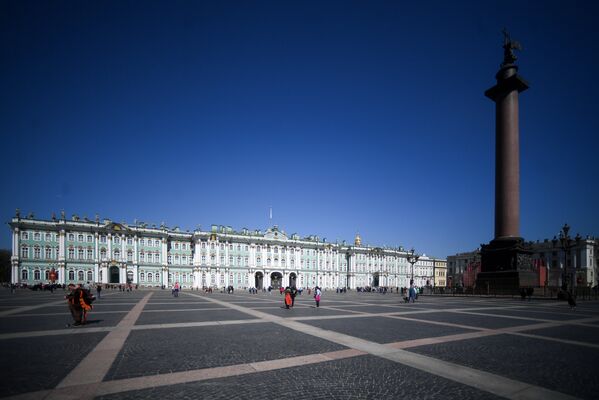 Здание Эрмитажа на Дворцовой площади в Санкт-Петербурге