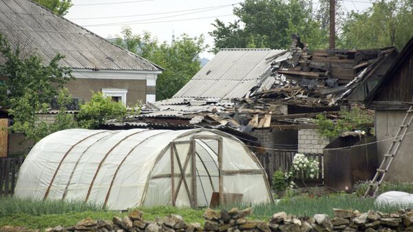 Последствия обстрела в Луганской области. Архивное фото