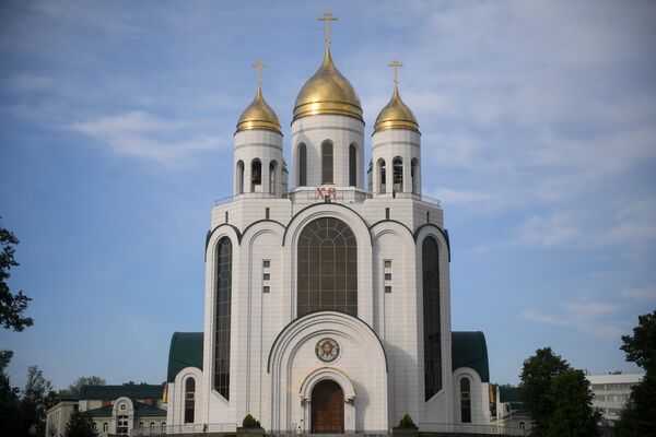 Храм Христа-Спасителя и Монумент Победы в Калининграде