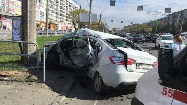 Машина Дмитрия Волкова, погибшего в ДТП в Челябинске 20 мая