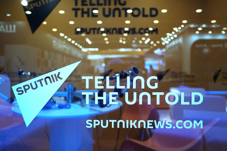 Стенд международного информационного агентства и радио Sputnik в конгрессно-выставочном центре Экспофорум накануне открытия Санкт-Петербургского международного экономического форума