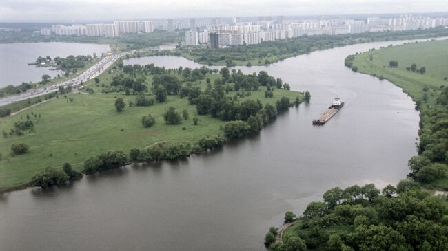 Вид на Москву-реку и район Строгино. Архивное фото