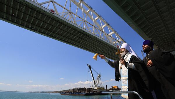 Митрополит Феодосийский и Керченский Платон во время освящения Крымского моста. 22 мая 2018