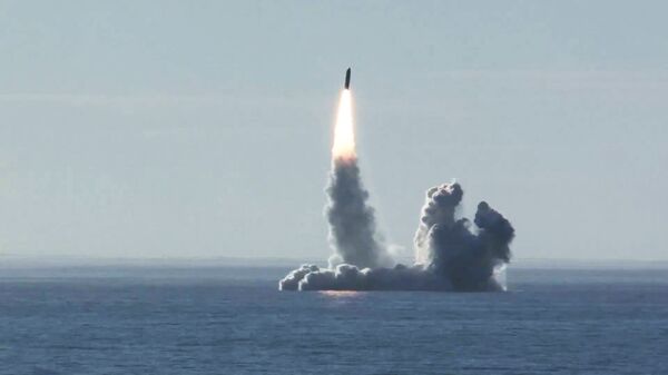 Запуск ракеты Булава по полигону Кура с подводного крейсера Юрий Долгорукий в Белом море