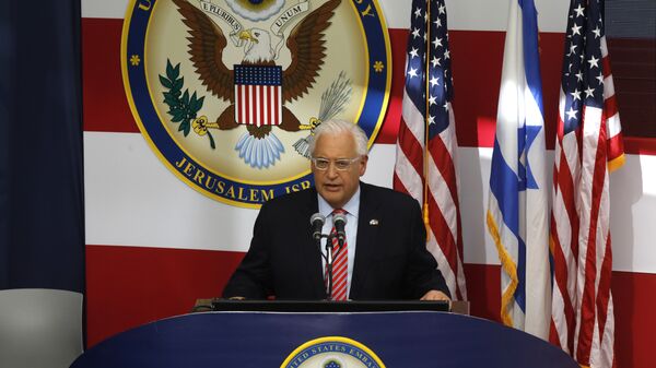Посол США в Израиле Дэвид Фридман выступает с речью во время открытия посольства США в Иерусалиме, Израиль. 14 мая 2018