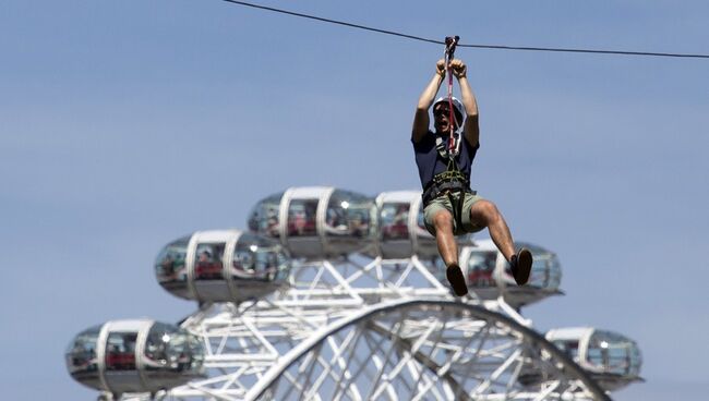 Аттракцион скоростного спуска Zip World London