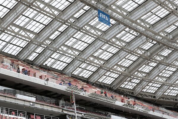Крыша Большой спортивной арены Лужники в Москве