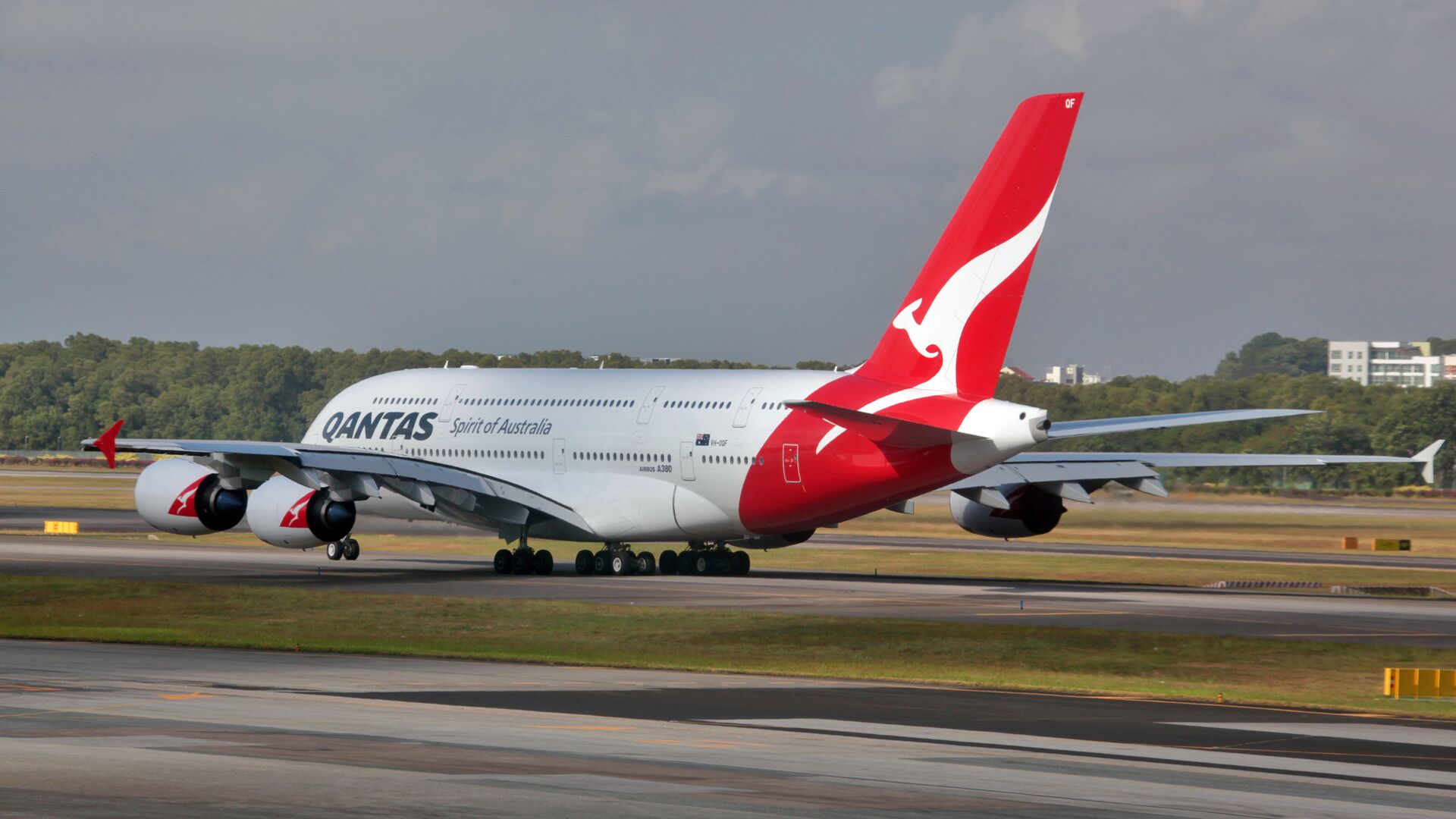 Самолет австралийской авиакомпании Qantas0