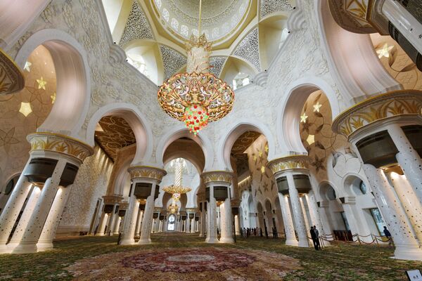 Интерьер мечети шейха Зайда в Абу-Даби
