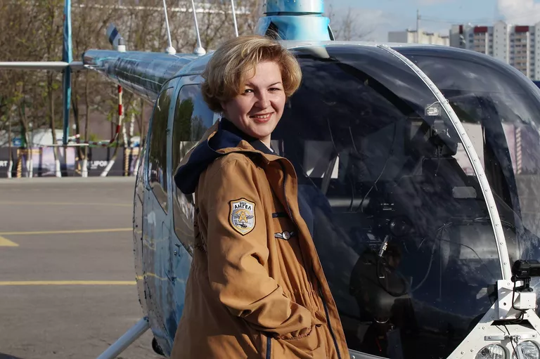 Елена Горячева, координатор и оперативный дежурный вертолетного поисково-спасательного отряда Ангел Елена Горячева, координатор и оперативный дежурный вертолетного поисково-спасательного отряда Ангел