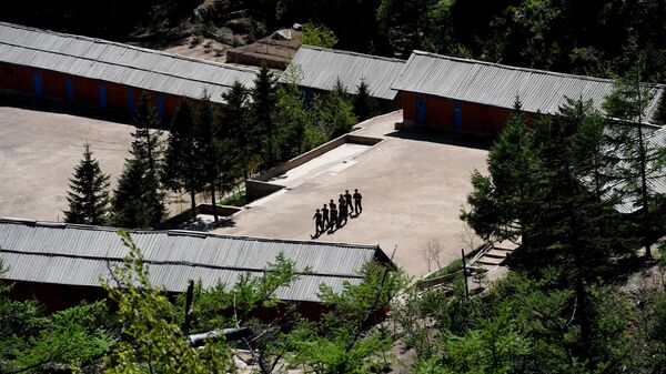 Военнослужащие на ядерном полигоне Пхунгери на севере КНДР. Архивное фото