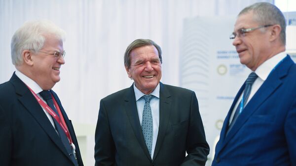 Владимир Чижов, Герхард Шредер и Александр Медведев на Петербургском международном экономическом форуме 2018