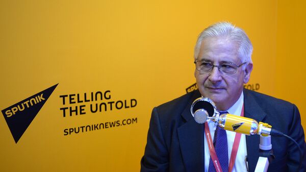 Президент Американской торговой палаты в России (AmCham) Алексис Родзянко в радиорубке Sputnik на площадке VII международного форума Арктика: настоящее и будущее