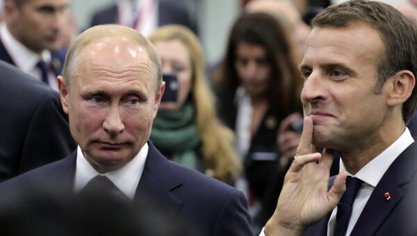 Президент РФ Владимир Путин и президент Франции Эммануэль Макрон. архивное фото