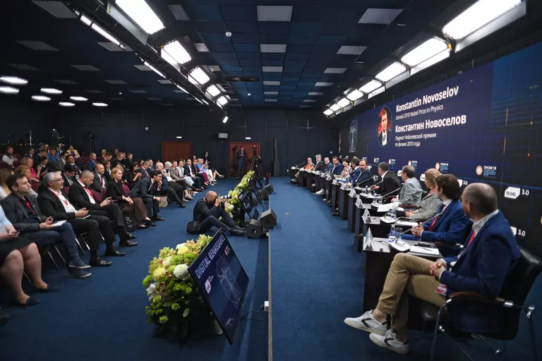 На панельной сессии Digital-ренессанс в рамках Петербургского международного экономического форума На панельной сессии Digital-ренессанс в рамках Петербургского международного экономического форума