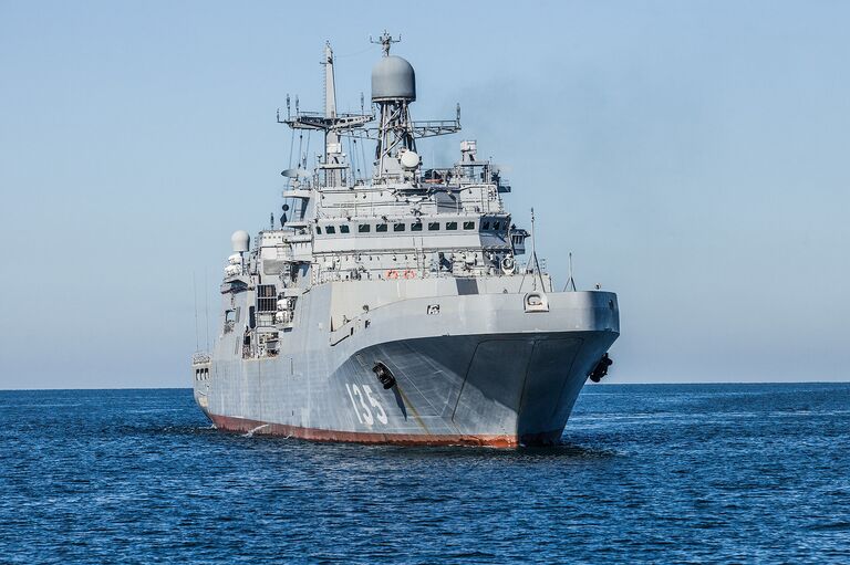 Большой десантный корабль Петр Моргунов Большой десантный корабль Петр Моргунов