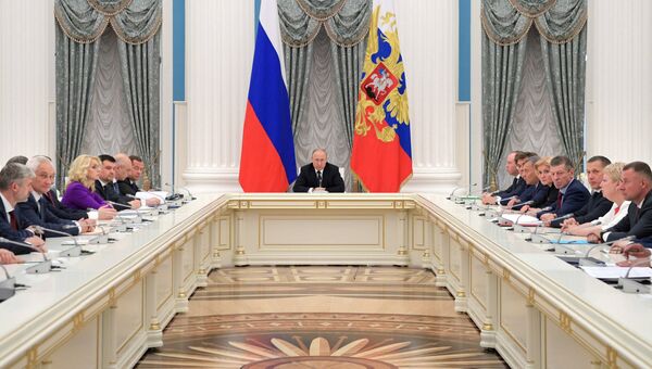 Президент РФ Владимир Путин проводит совещание с членами нового состава правительства РФ. 26 мая 2018