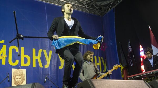 Солист группы Океан Эльзи Святослав Вакарчук выступает на концерте на Площади Независимости в Киеве. Архивное фото