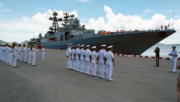 БПК Адмирал Виноградов во время первого дня визита группы кораблей российского тихоокеанского флота в Таиланд. 27 мая 2018