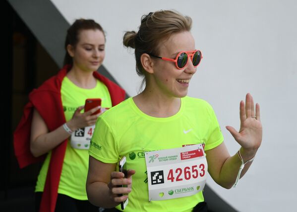 Актриса Мария Шалаева перед стартом благотворительного зелёного марафона Бегущие сердца в Москве