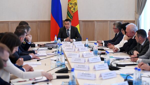 Губернатор Тверской области Игорь Руденя на совещании с членами регионального правительства