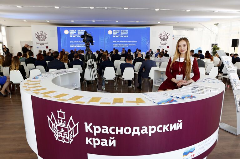 Всего в основные дни проведения ПМЭФ-2018  павильон Краснодарского края посетили более трех тысяч человек