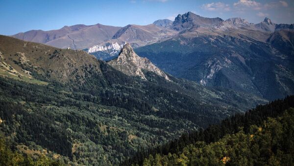 Кавказские горы. Архивное фото
